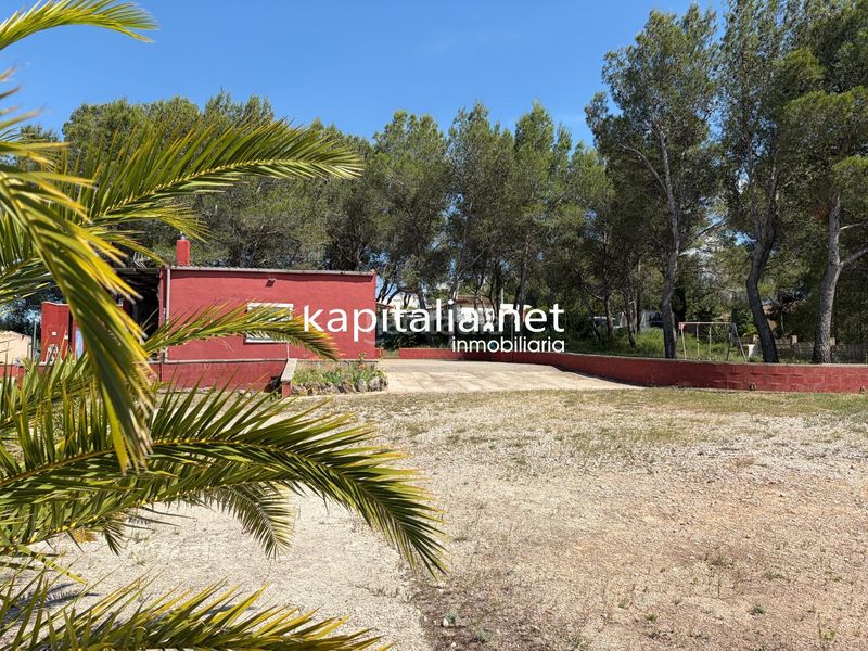 Foto f6cc58db-341c-4f58-8c3e-ec20b599eecc. Xalet amb aparcament a Albaida