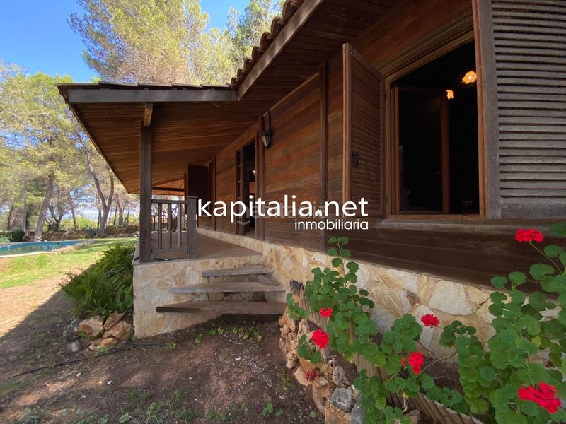 Foto d1ae4ece-ee0d-472e-9fcb-796059e0b4ee. Xalet amb piscina a Alberic