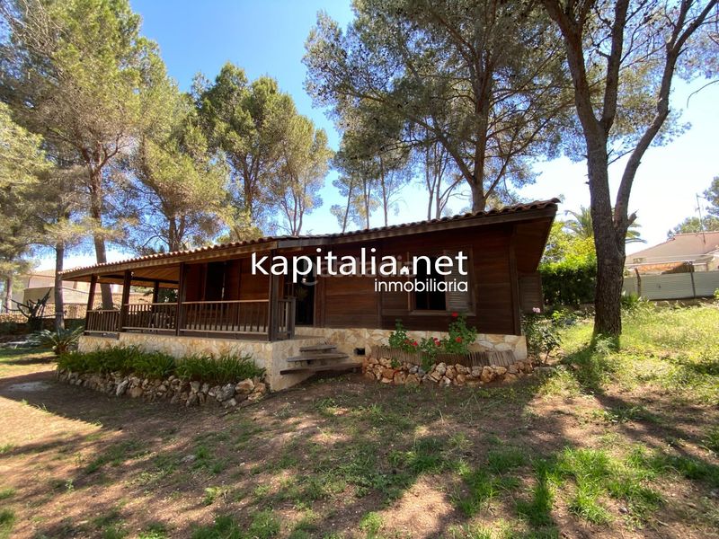 Foto d56d1afa-4768-46d5-896f-2b4699ae466b. Xalet amb piscina a Alberic