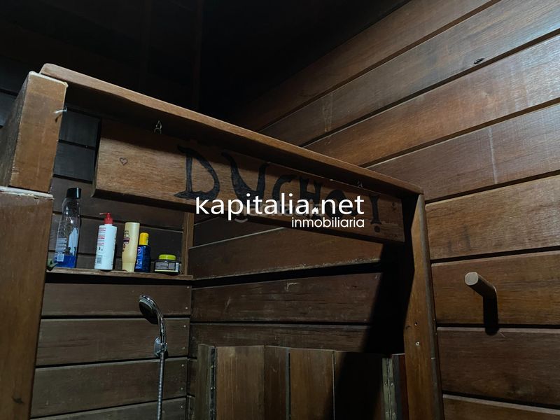 Foto f40c489d-3dfb-4e16-aa3a-eb1ea83643f7. Xalet amb piscina a Alberic