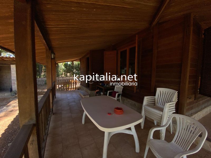 Foto f639f98d-334d-4314-8e65-a94e341a89ff. Xalet amb piscina a Alberic