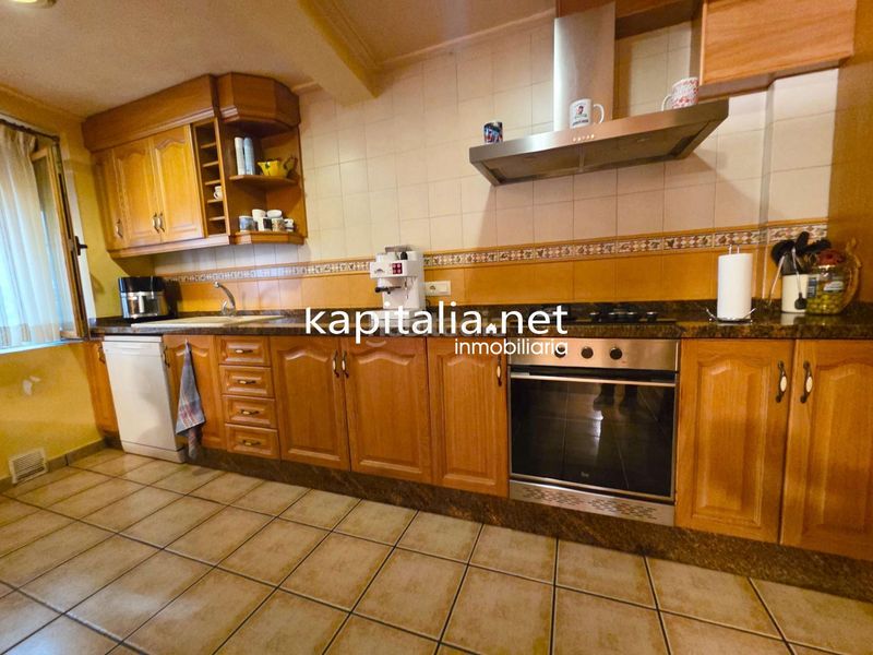 Foto e8067498-0f3a-4ea6-85d4-2b517b19bde5. Casa a Centro Ontinyent