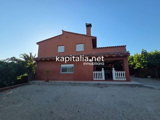 Xalet a Santa Ana. Chalet a la venta en ontinyent