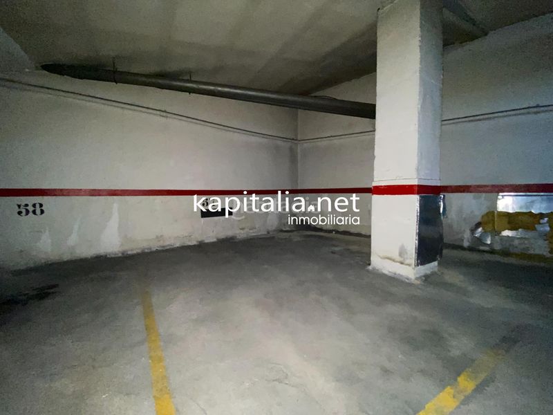 Foto b3b09545-6742-4d27-addb-bbe4ac33b0a6. Aparcament cotxe a Xàtiva