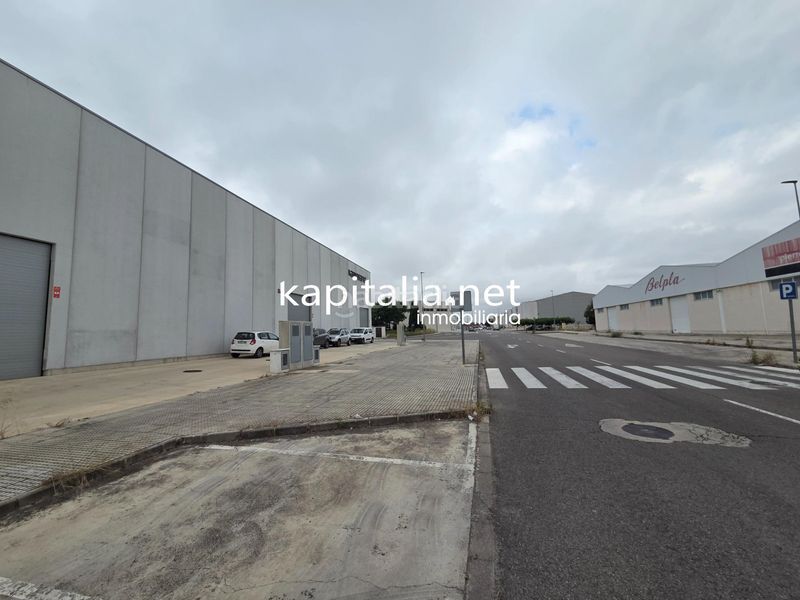 Foto 7078ffc7-78a8-4d08-9fc6-52f6f2aff68d. Area edificabile industriale in Agullent