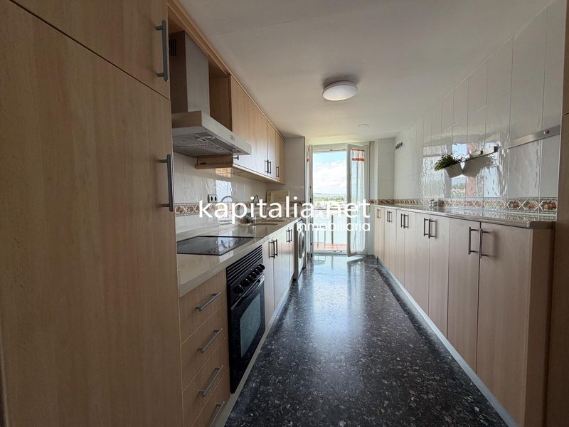 Foto 5856c4e9-7c03-4855-ba2b-6f25c912a88b. Pis amb aparcament a Centro Ontinyent