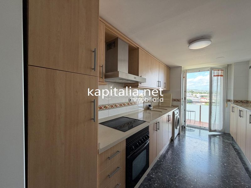 Foto 72bd5eaa-093c-4d32-b6bd-84239810c942. Pis amb aparcament a Centro Ontinyent