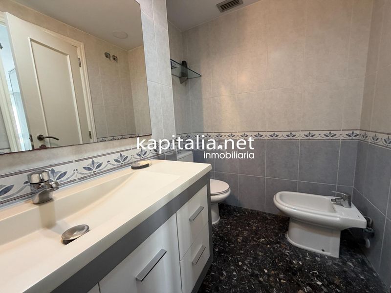 Foto b3acceac-5b94-419b-a3cd-abff687474e0. Pis amb aparcament a Centro Ontinyent