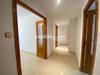 Piso en Xàtiva. Amplio y luminoso piso en venta en la bola, xàtiva, con garaje y