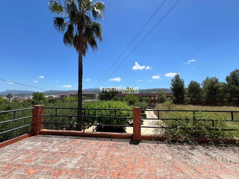 Foto 06a3e17a-f98f-43cb-b685-08bfd8077178. Chalet  a la venta en El Pilar Ontinyent