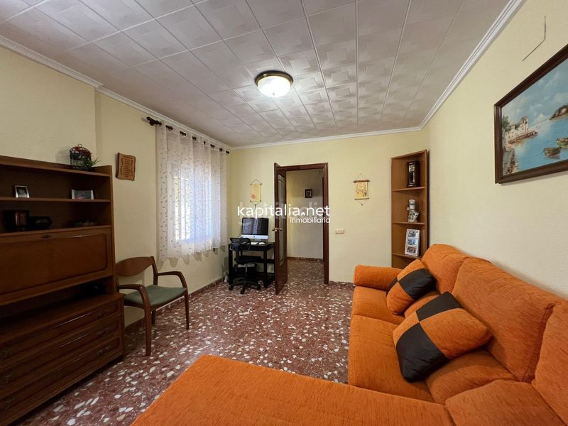 Foto 3b99d9e6-380b-4fd3-add9-9e23500f94f6. Chalet  a la venta en El Pilar Ontinyent