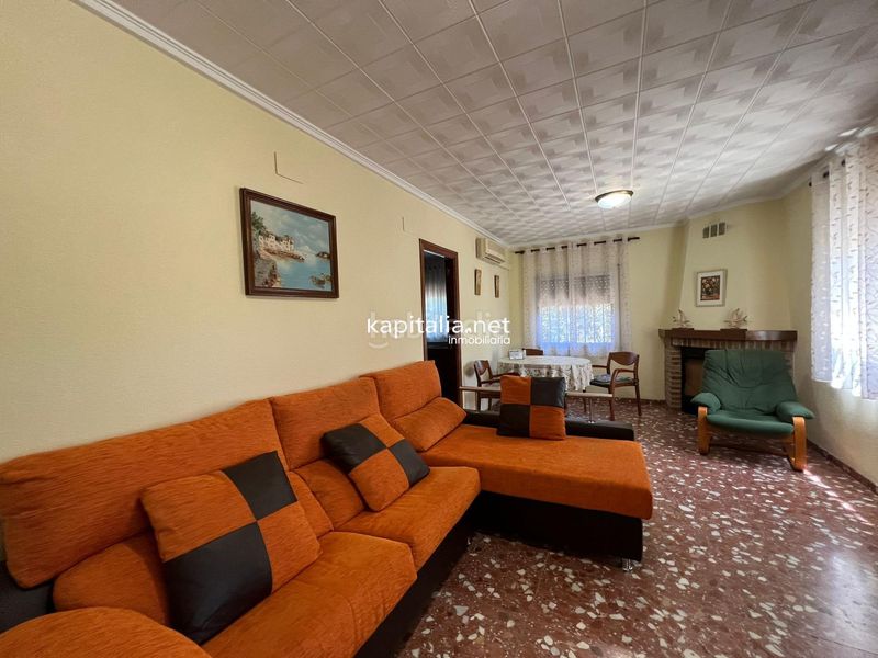 Foto 93692625-de5d-47bf-9766-4649d48893fa. Chalet  a la venta en El Pilar Ontinyent