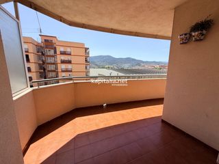 Piso en Zona Nord. Piso con vistas en urbanización con piscina
