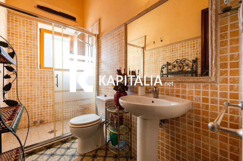 Foto f9fe600a-8604-4c1b-a845-9d5947603fb1. Masia a Centro Ontinyent