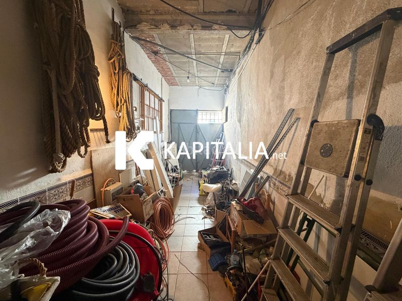 Foto 1ff1e871-c51a-42e9-a611-8d2ef5b084af. Casa amb aparcament a Llutxent