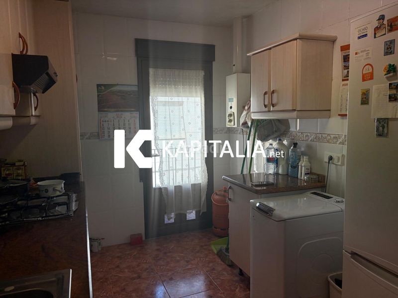 Foto 39e7c5d3-23ea-4ea6-8cef-565b3672e510. Casa amb aparcament a Llutxent