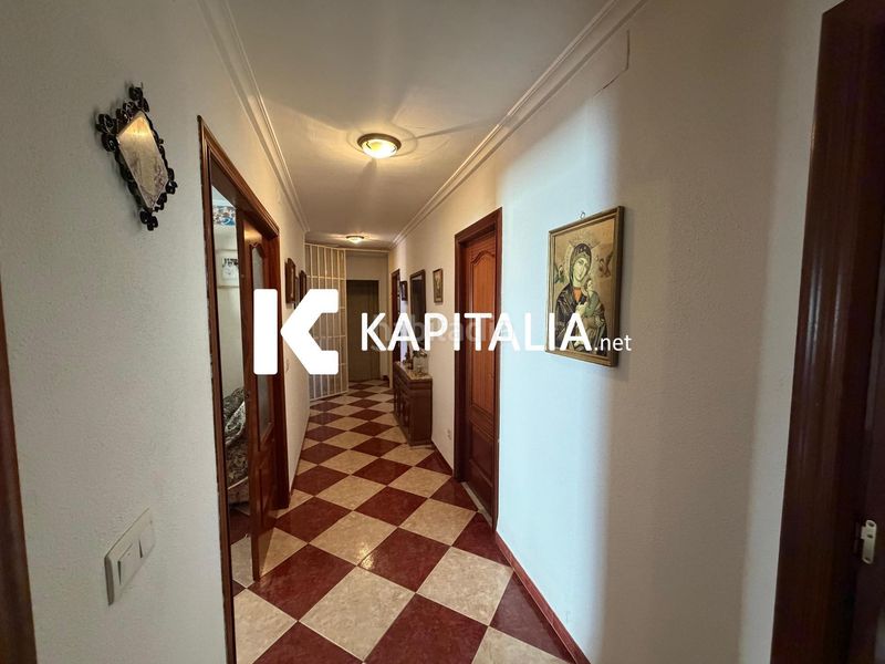 Foto 79c78c26-b047-4a73-878e-4f0b1ef0bf8d. Casa amb aparcament a Llutxent
