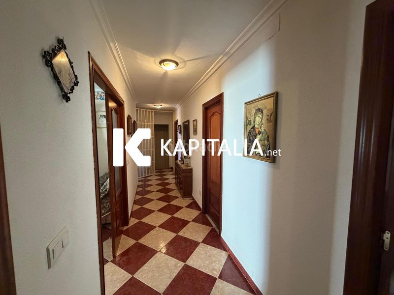 Foto 8345da6d-c874-4537-986f-d6ace8775737. Casa amb aparcament a Llutxent