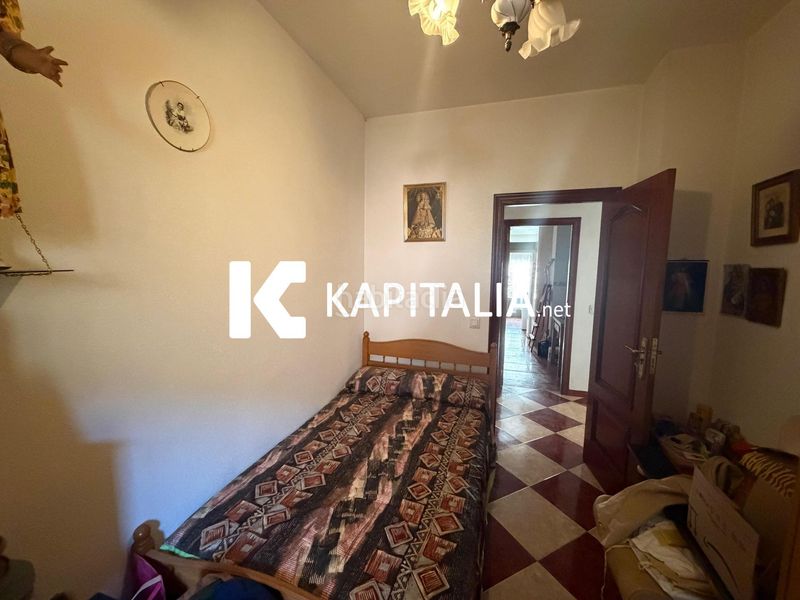 Foto cdb96c25-107e-4092-af35-528e6e8f8417. Casa amb aparcament a Llutxent
