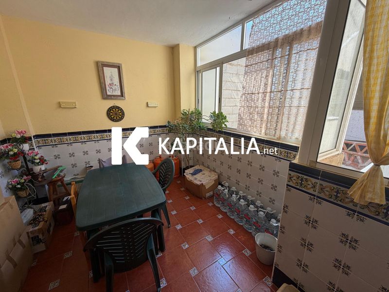 Foto ff159d1b-ae3f-4496-87bf-a33b691ac0a0. Casa amb aparcament a Llutxent