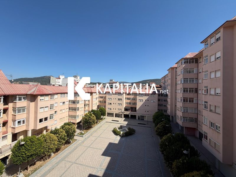Foto 0cf1f6d9-7618-43c8-9894-5bab62d94fd0. Pis a Santa Rosa Alcoi
