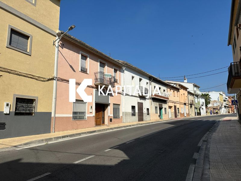 Foto 7bf251fe-daca-4d7a-b030-1129f9613443. Casa a Llutxent