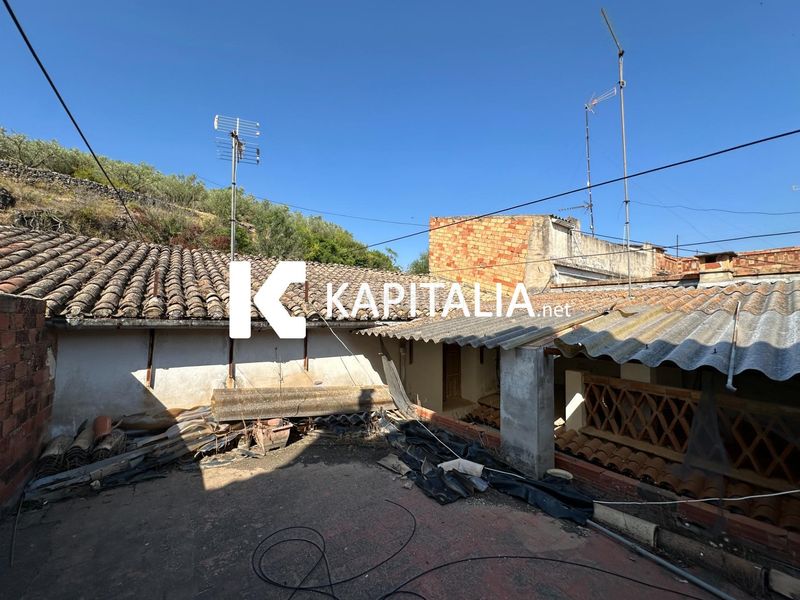 Foto e5be7dbb-2da8-4a06-8d22-265258533714. Casa a Llutxent