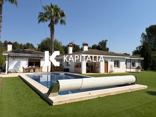 Chalet à Santa Ana. Exclusivo chalet de diseño en venta en ontinyent, a un paso de l