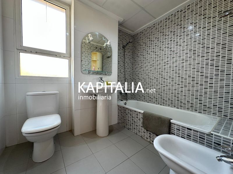 Foto 047838ec-cb38-4ba4-bc37-2c282d660507. Casa amb aparcament a Novetlè