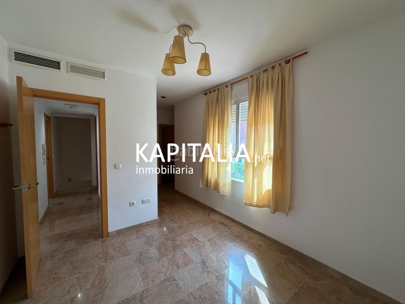 Foto 0cfef73d-88cd-494b-9e34-751a956f0b04. Casa amb aparcament a Novetlè