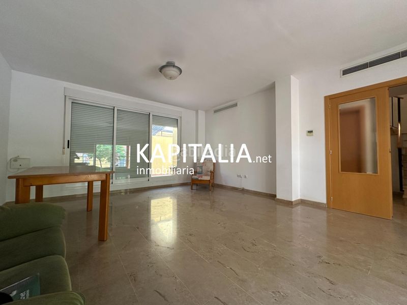 Foto 536d6925-d79e-4fcb-bf4d-44b1957234b8. Casa amb aparcament a Novetlè