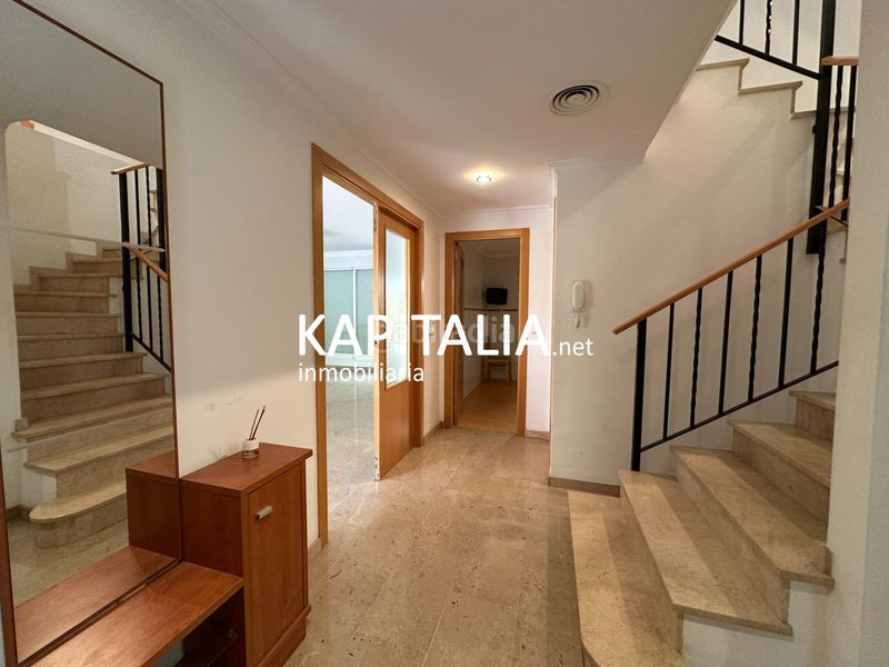Foto 5cbd69e9-98e9-47e4-b039-94760cb27b71. Casa amb aparcament a Novetlè