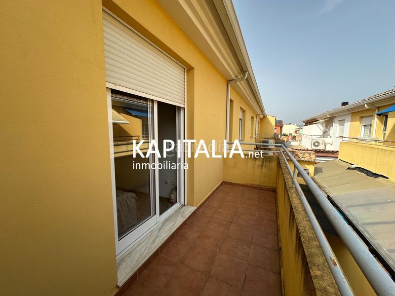 Foto da8bd43d-e200-4aff-b4af-17e0577b4af9. Casa amb aparcament a Novetlè