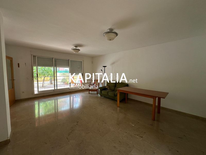 Foto e53f7c73-129e-4002-8a1d-d1f4e045de3d. Casa amb aparcament a Novetlè
