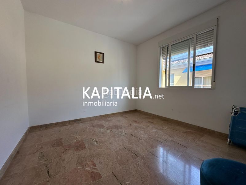 Foto fd8b74ad-2ca2-46d5-bef8-f02f2fb5cb4b. Casa amb aparcament a Novetlè