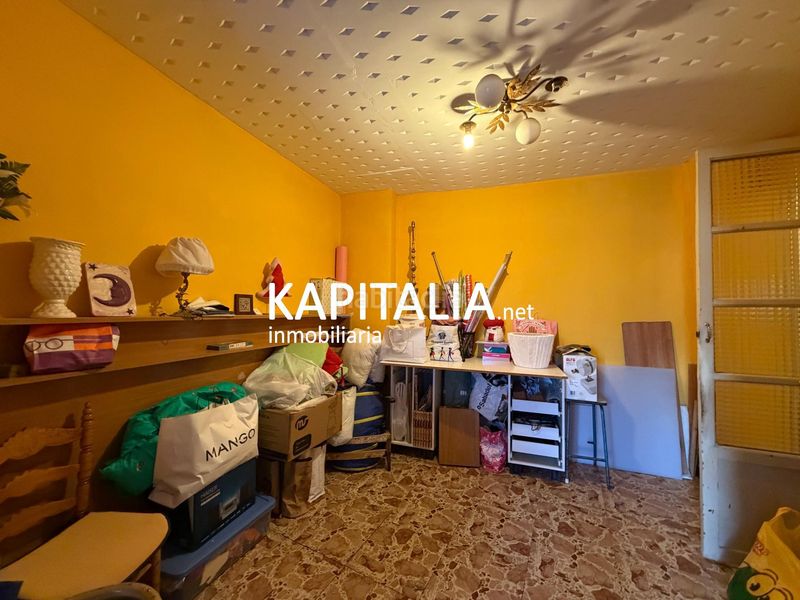 Foto 510acebd-3009-4f07-b60b-088955a9c2ef. Casa amb aparcament a Centro Ontinyent