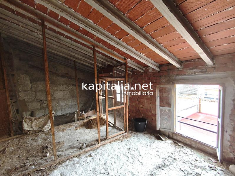Foto cdd1207a-f38a-41cc-912d-a3908bc9c1ca. House with parking in Palomar