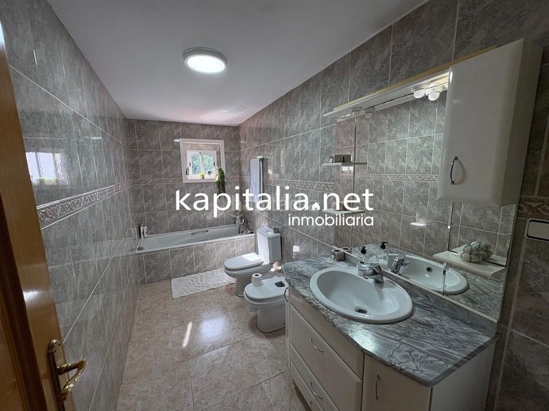 Foto b12c5ba7-b7c6-4919-ba4c-77d8217bb899. Casa adosada espectacular casa adosada totalmente reformada y equipada lista para entrar a vivir a la venta en Manuel