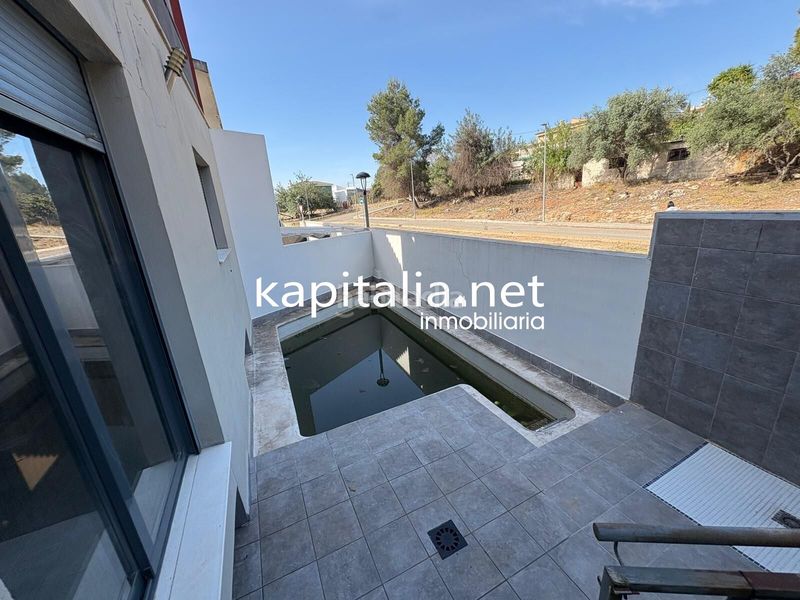 Foto 02fb8e7d-e9a1-4e2e-a1cf-40fbc81d8eaf. Reihenhaus mit parking pool in Alcúdia de Crespins (l´)