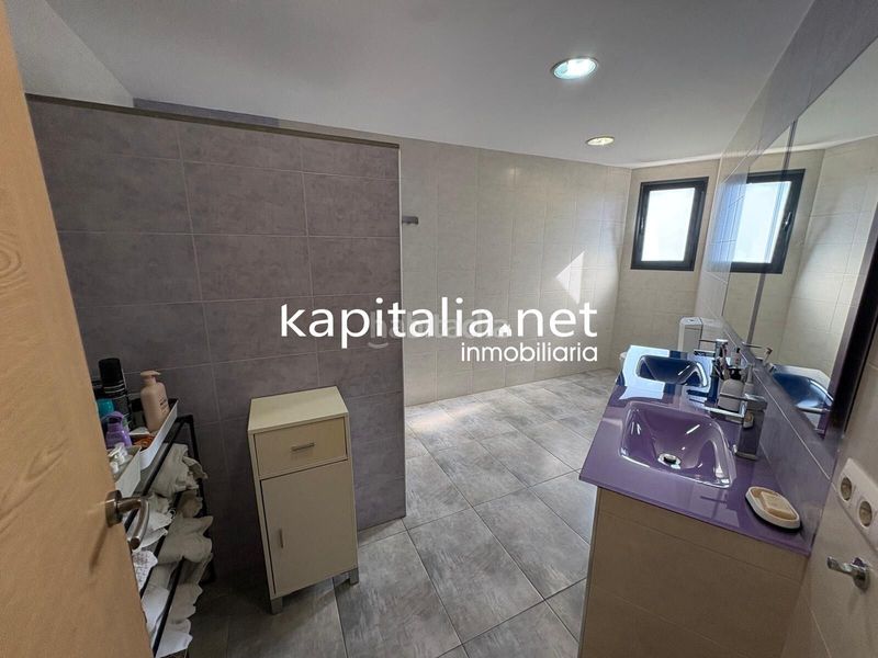Foto 4152f208-1842-47e5-9ac4-57adad1e71c7. Reihenhaus mit parking pool in Alcúdia de Crespins (l´)
