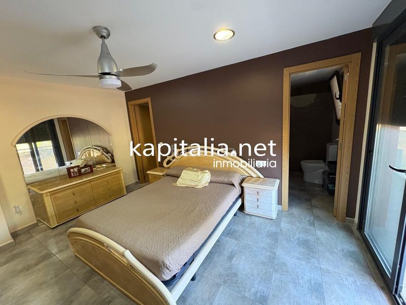 Foto c42f62d5-8491-4c81-a2e5-3e430564f536. Reihenhaus mit parking pool in Alcúdia de Crespins (l´)