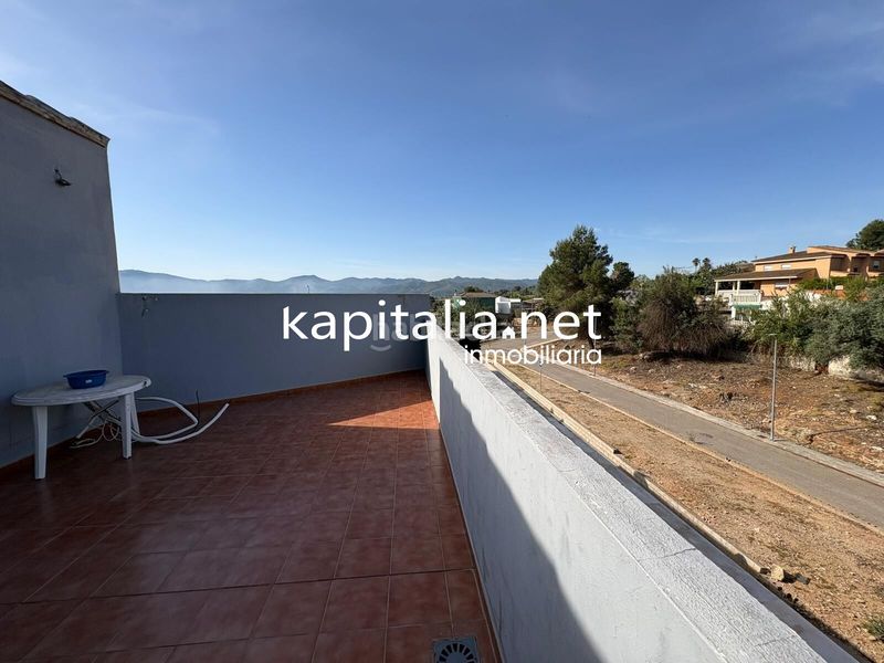 Foto dc8fa5e0-98b2-4074-a7ab-f3ae2da21aea. Reihenhaus mit parking pool in Alcúdia de Crespins (l´)