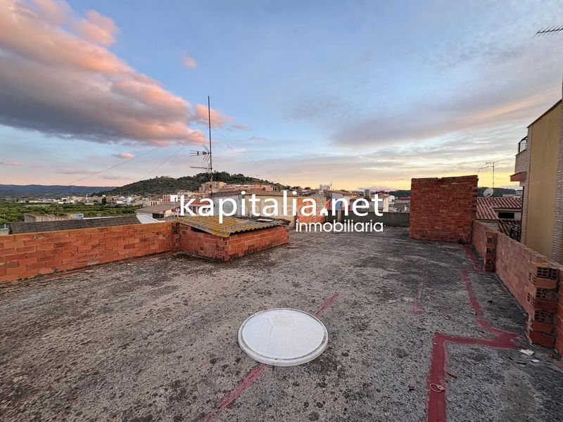 Foto 042f7949-b224-4ab2-9a27-17a0e98276f3. Casa edificio de 3 plantas para terminar de construir a la venta en Manuel