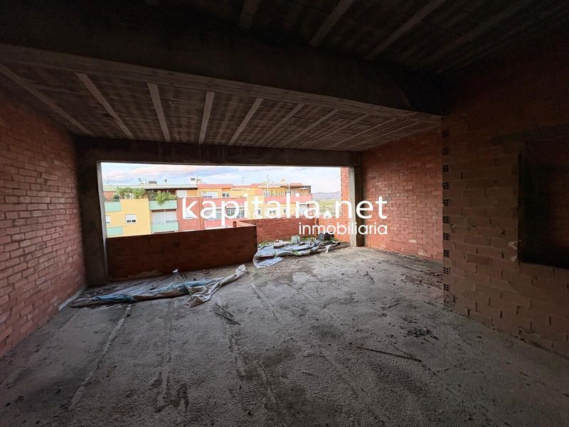 Foto 112a8161-7fef-481e-9861-d6f69914ffc6. Casa edificio de 3 plantas para terminar de construir a la venta en Manuel