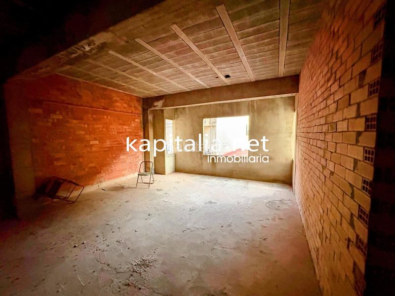 Foto 49910cab-2a57-47ce-a599-1710241ecdb8. Casa edificio de 3 plantas para terminar de construir a la venta en Manuel