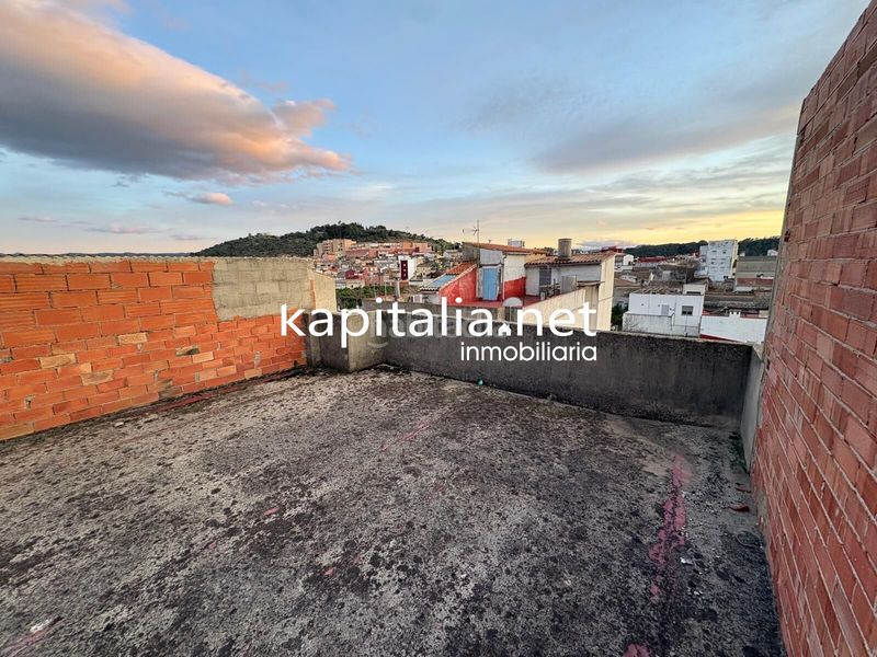 Foto 5527031c-e946-43aa-8653-a7f98b59b59a. Casa edificio de 3 plantas para terminar de construir a la venta en Manuel