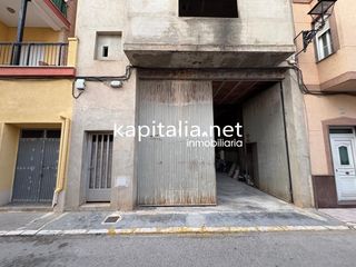 Casa  Calle del degà songel. Edificio de 3 plantas para terminar de construir a la  venta en