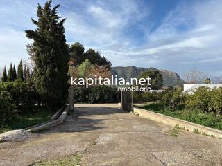 House  Poligono 1. Casa de campo con parcela de 12.000mtrs  a la venta en llocnou d