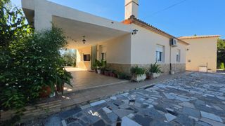 Chalet à El Llombo. Casa de campo cerca del casco urbano, en ontinyent