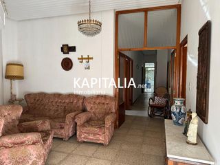 Casa in Canals. Casa en venta en canals, barrio de la torreta, con garaje privad